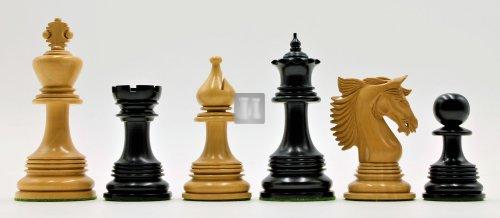 'Magnificent' Staunton boxwood-ebony chessmen - King height: 111 mm