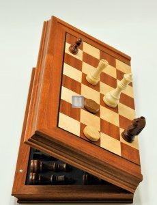 Scacchiera con cassetti cm 30x30x7 in legno di Ulivo - Arte Legno
